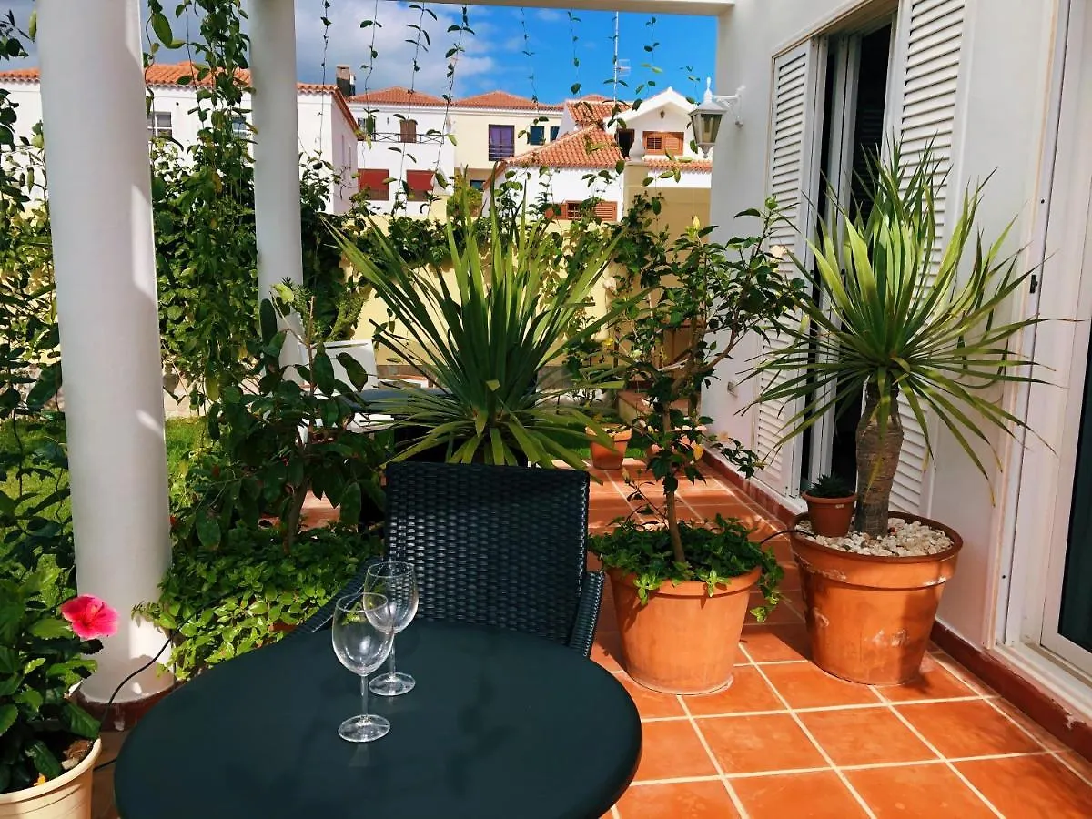 קוסטה דל סילנסיו Villa 8 Islas מלון